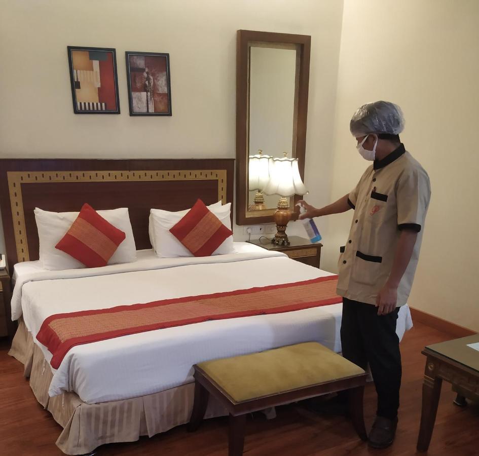 Hotel Picasso Paschim Vihar Delhi - Couple Friendly Local Ids Accepted Exterior photo