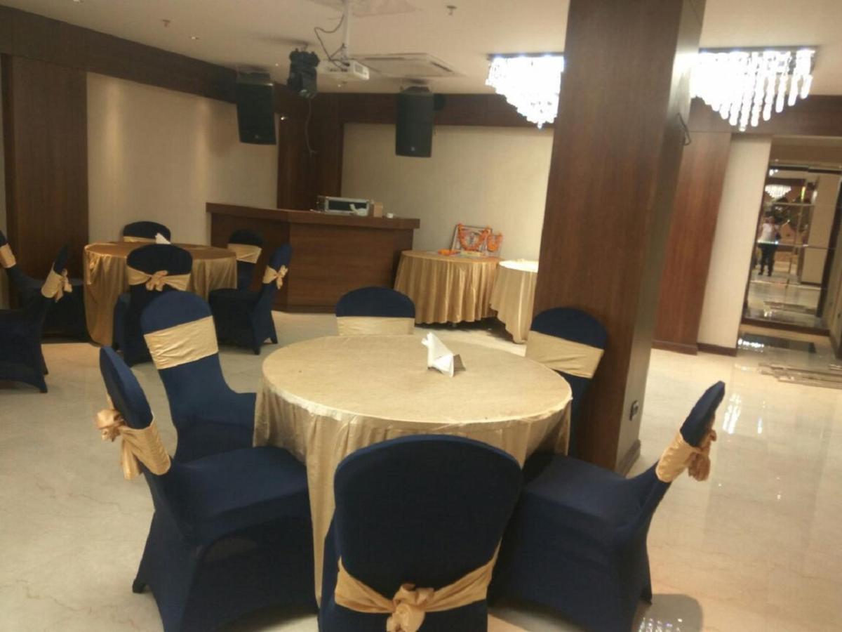 Hotel Picasso Paschim Vihar Delhi - Couple Friendly Local Ids Accepted Exterior photo